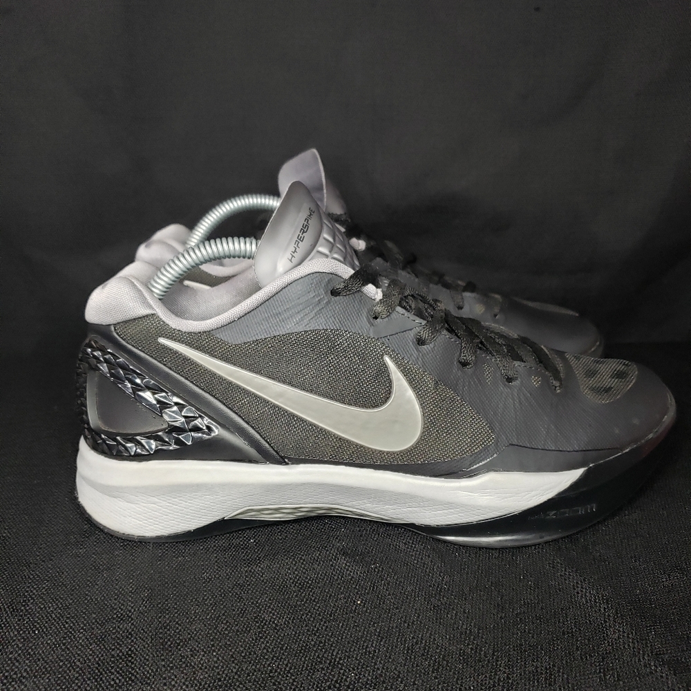 Nike Volley Zoom Hyperspike Sneakers